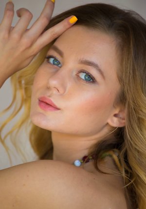 Stunning 18 invite you to explore a free photos with Agnes has an amazing body