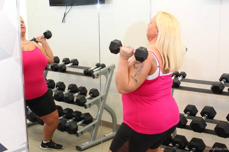 Bubble Busty Dames are pleased to offer you xxx pics featuring adolescent female xxx gallery 260461