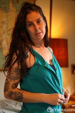 Yanks xxx photo collection featuring Susie in jerking off scene