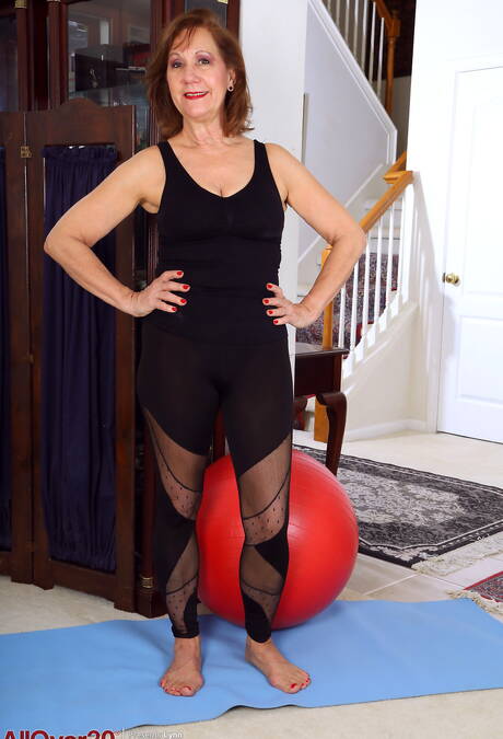 All Over 30 invites you to browse their xxx photos with Lynn xxx gallery 71188