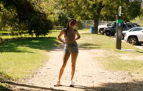 Zishy are pleased to offer you xxx pics featuring Myra Glasford showing superb shape