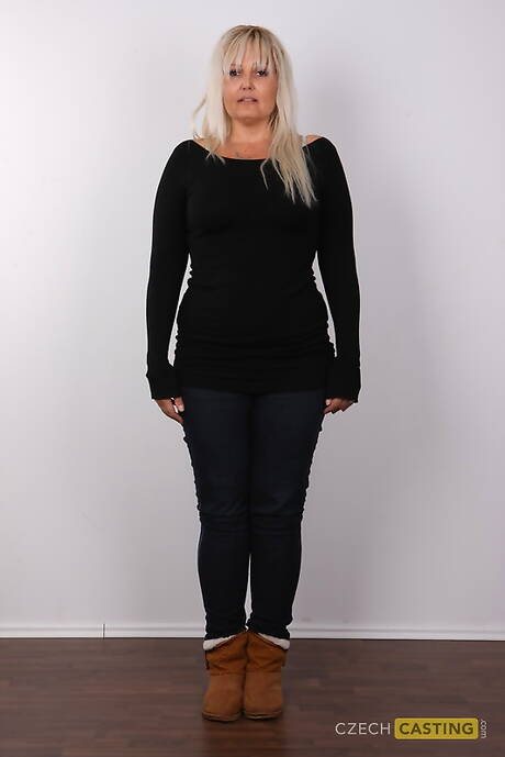 Czech Casting  are pleased to offer you xxx pics featuring Radka demonstrating amazing form