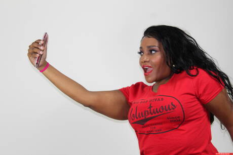 Bubble Busty Dames pleased to share with you a free xxx photo gallery with ravishing lady xxx gallery 260480